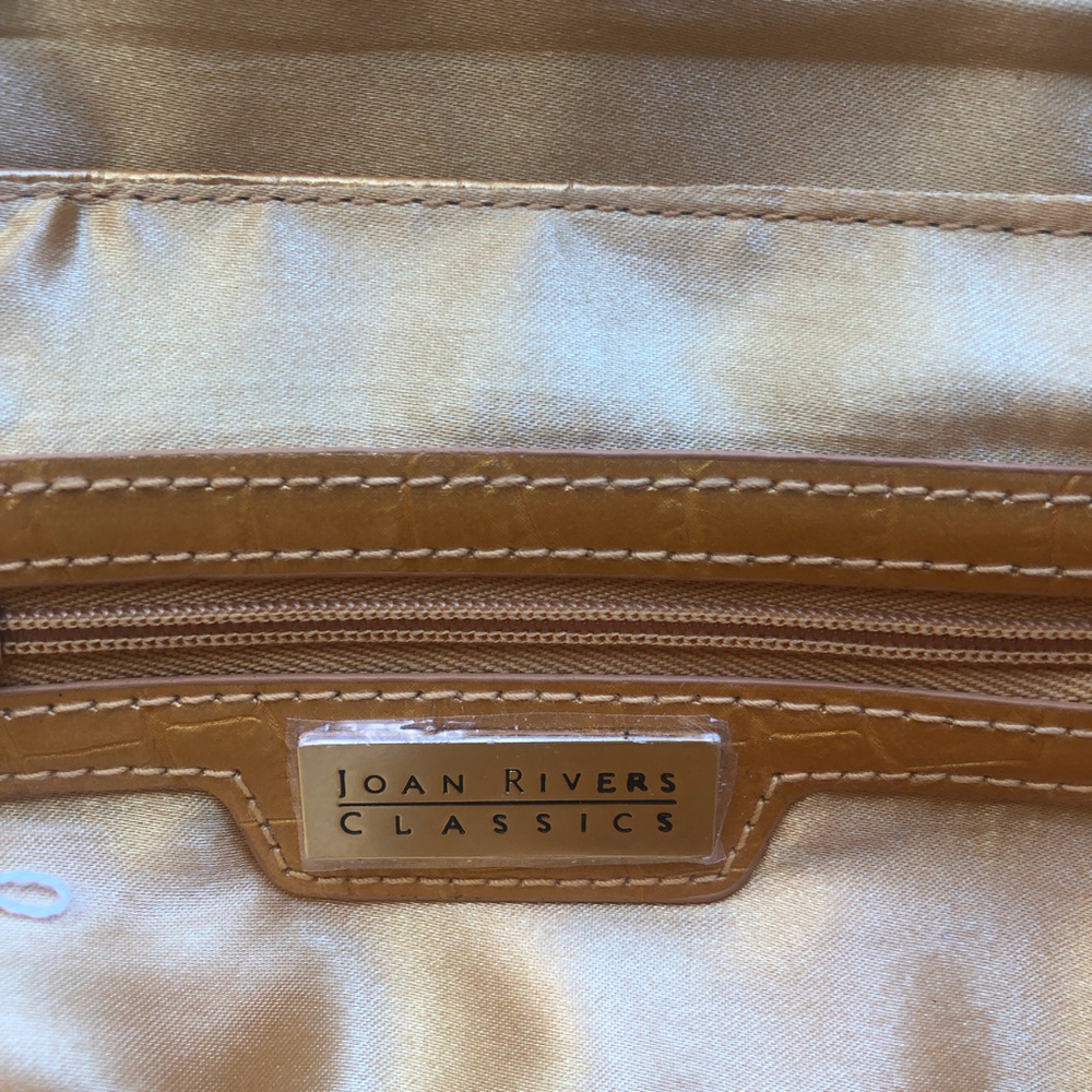 Vintage Joan Rivers Gold clutch - Picture 2 of 3